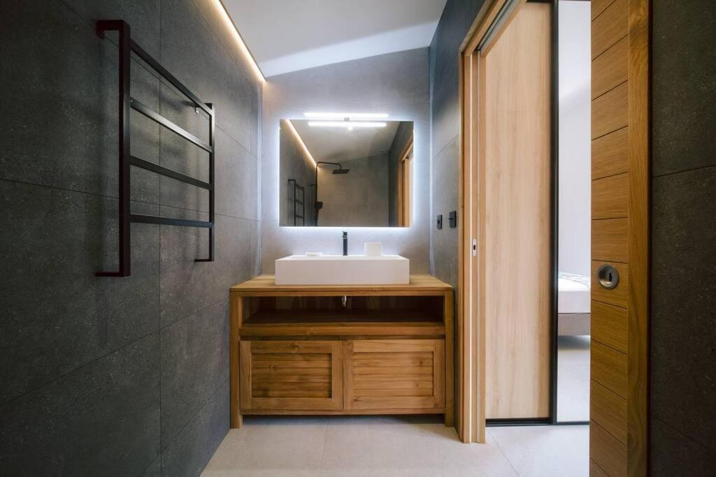 Summer Cosy - Villa Classee 4 Etoiles - 2 Suites Avec Piscine Chauffee Et Jacuzzi Integre Idealement Situee Chemin Summer Saint-Gilles Les Bains Extérieur photo