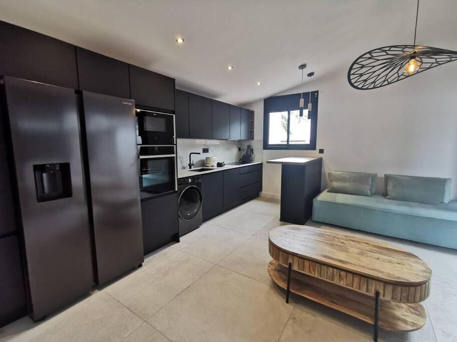 Summer Cosy - Villa Classee 4 Etoiles - 2 Suites Avec Piscine Chauffee Et Jacuzzi Integre Idealement Situee Chemin Summer Saint-Gilles Les Bains Extérieur photo