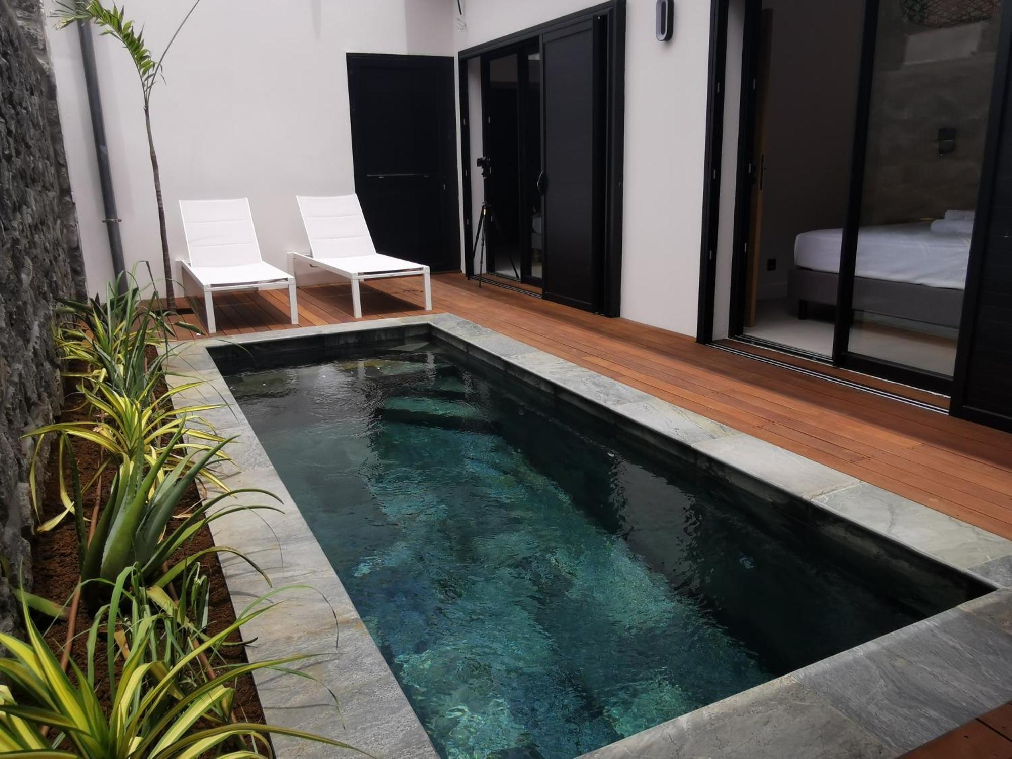 Summer Cosy - Villa Classee 4 Etoiles - 2 Suites Avec Piscine Chauffee Et Jacuzzi Integre Idealement Situee Chemin Summer Saint-Gilles Les Bains Extérieur photo